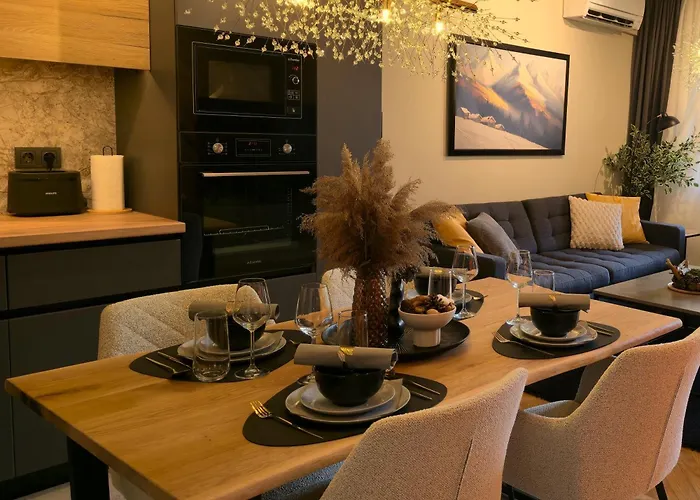 شقة Luxury Designer I Meters To Gondola Lift I Sleeps 6 I Pool & Parking I بانسكو