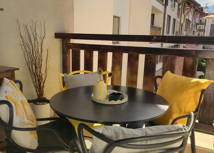 Luxury Designer I Meters To Gondola Lift I Sleeps 6 I Pool & Parking I * بانسكو