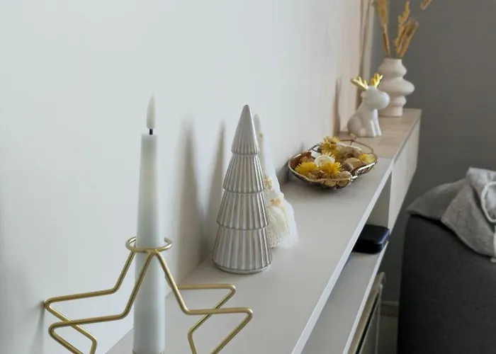 Luxury Designer I Meters To Gondola Lift I Sleeps 6 I Pool & Parking I بانسكو