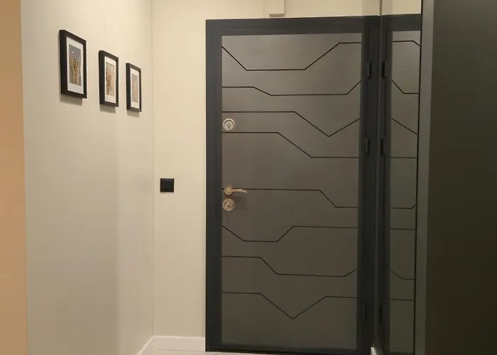 Luxury Designer I Meters To Gondola Lift I Sleeps 6 I Pool & Parking I 公寓 *