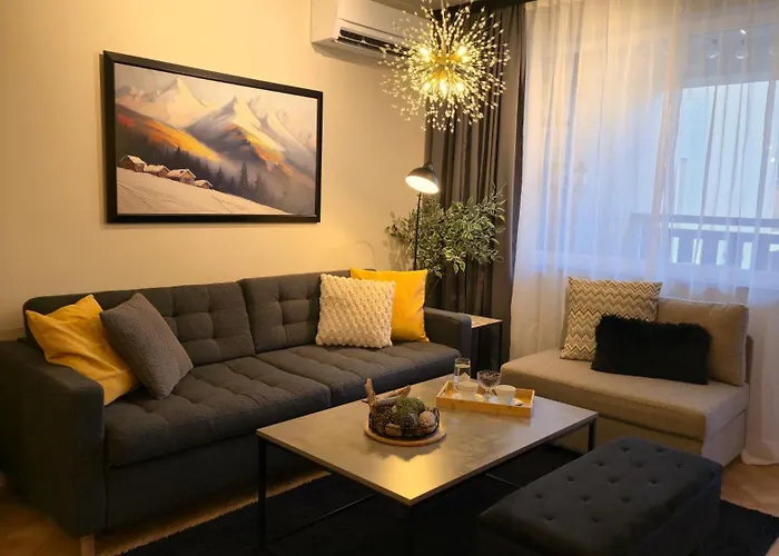 公寓 Luxury Designer I Meters To Gondola Lift I Sleeps 6 I Pool & Parking I