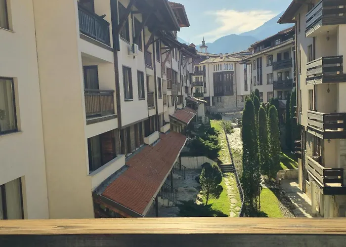 Luxury Designer I Meters To Gondola Lift I Sleeps 6 I Pool & Parking I * 班斯科