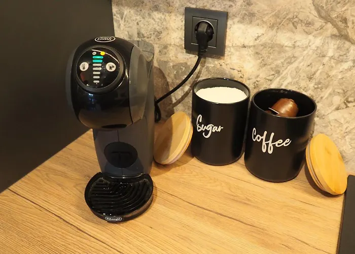 公寓 Luxury Designer I Meters To Gondola Lift I Sleeps 6 I Pool & Parking I