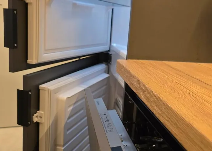 公寓 Luxury Designer I Meters To Gondola Lift I Sleeps 6 I Pool & Parking I