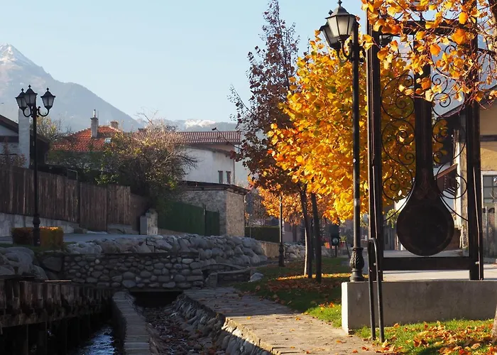 Luxury Designer I Meters To Gondola Lift I Sleeps 6 I Pool & Parking I 公寓