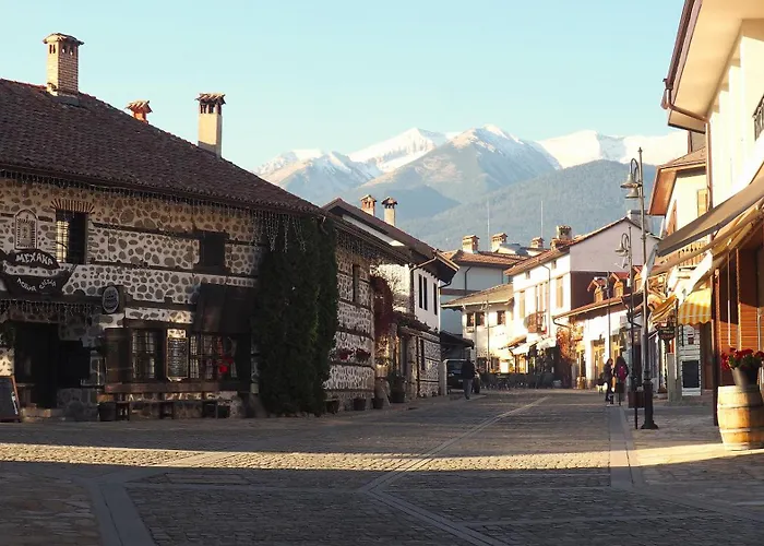 Luxury Designer I Meters To Gondola Lift I Sleeps 6 I Pool & Parking I * 班斯科