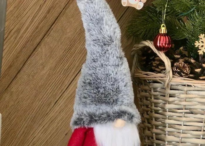 Luxury Designer I Meters To Gondola Lift I Sleeps 6 I Pool & Parking I * 班斯科