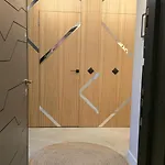 דירה Luxury Designer I Meters To Gondola Lift I Sleeps 6 I Pool & Parking I *