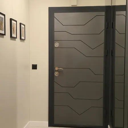 Luxury Designer I Meters To Gondola Lift I Sleeps 6 I Pool & Parking I 公寓 *