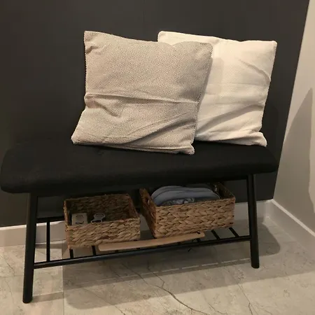 Luxury Designer I Meters To Gondola Lift I Sleeps 6 I Pool & Parking I Lägenhet