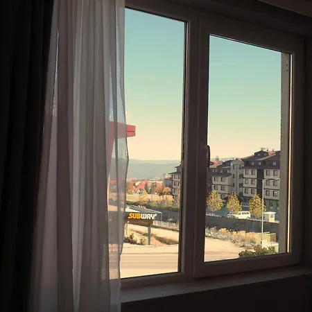 Luxury Designer I Meters To Gondola Lift I Sleeps 6 I Pool & Parking I Lägenhet *