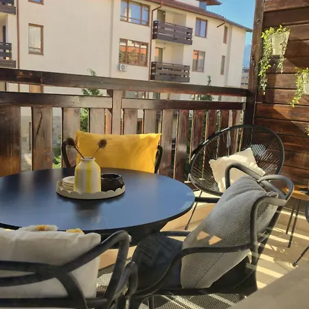 شقة Luxury Designer I Meters To Gondola Lift I Sleeps 6 I Pool & Parking I *