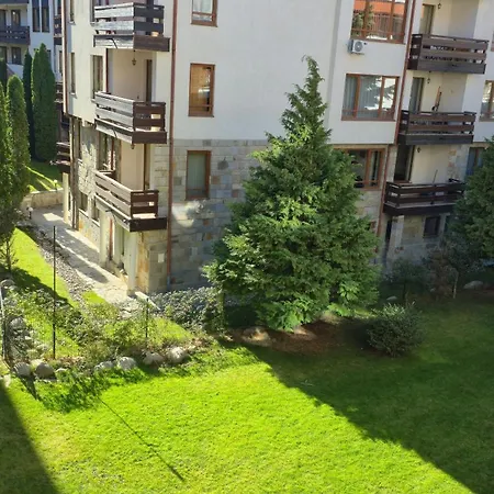 Luxury Designer I Meters To Gondola Lift I Sleeps 6 I Pool & Parking I * بانسكو