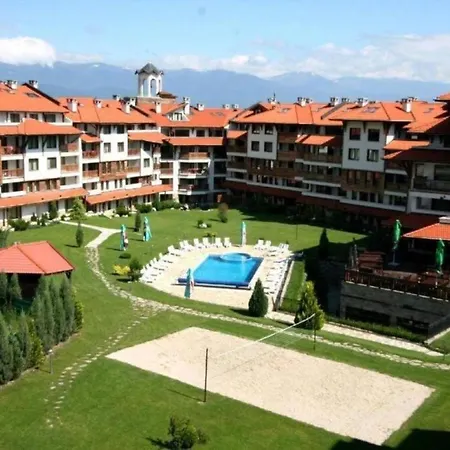 Luxury Designer I Meters To Gondola Lift I Sleeps 6 I Pool & Parking I شقة *