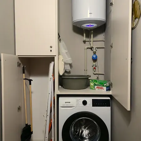 Luxury Designer I Meters To Gondola Lift I Sleeps 6 I Pool & Parking I