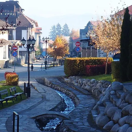 Luxury Designer I Meters To Gondola Lift I Sleeps 6 I Pool & Parking I