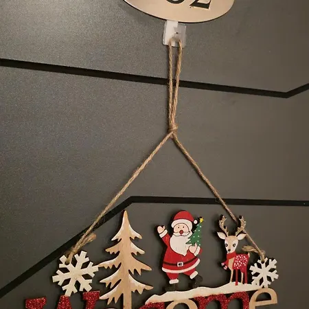 公寓 Luxury Designer I Meters To Gondola Lift I Sleeps 6 I Pool & Parking I 班斯科