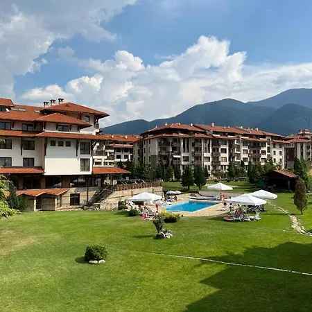 Luxury Designer I Meters To Gondola Lift I Sleeps 6 I Pool & Parking I شقة بانسكو