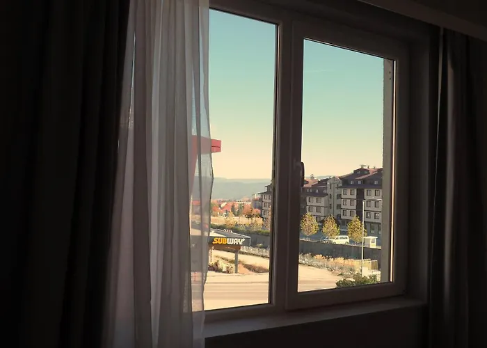 Luxury Designer I Meters To Gondola Lift I Sleeps 6 I Pool & Parking I Apartmán *